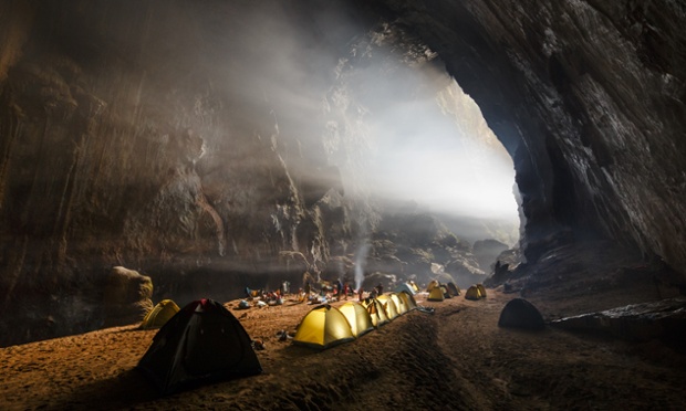 camping-inside-son-doong-cave