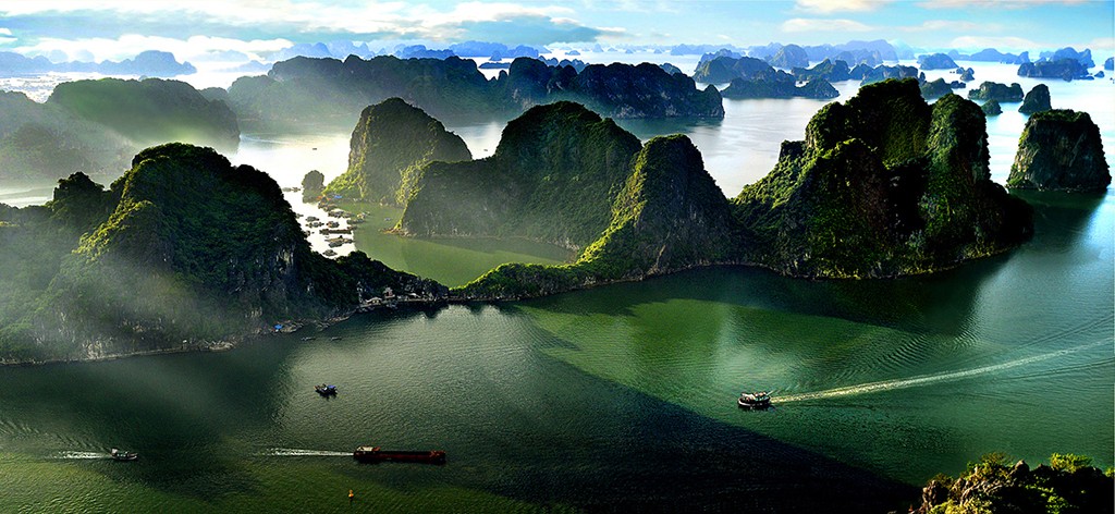 halong-bay-vietnam